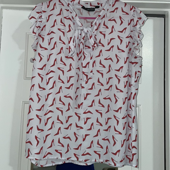 Cute blouse - Picture 3 of 4